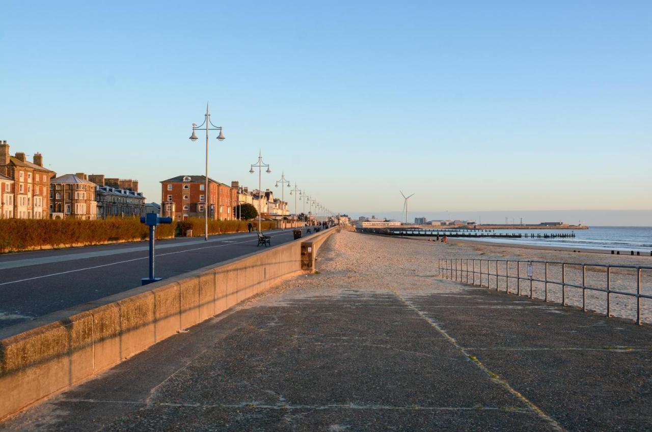 Sea Views Stunning 2 Bedroom Apartment # 洛斯托夫特 外观 照片