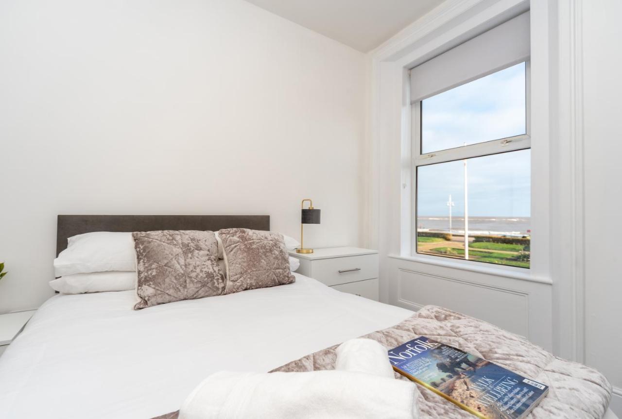 Sea Views Stunning 2 Bedroom Apartment # 洛斯托夫特 外观 照片