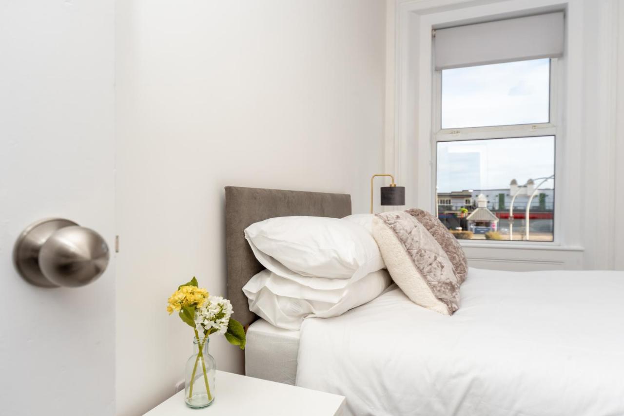 Sea Views Stunning 2 Bedroom Apartment # 洛斯托夫特 外观 照片